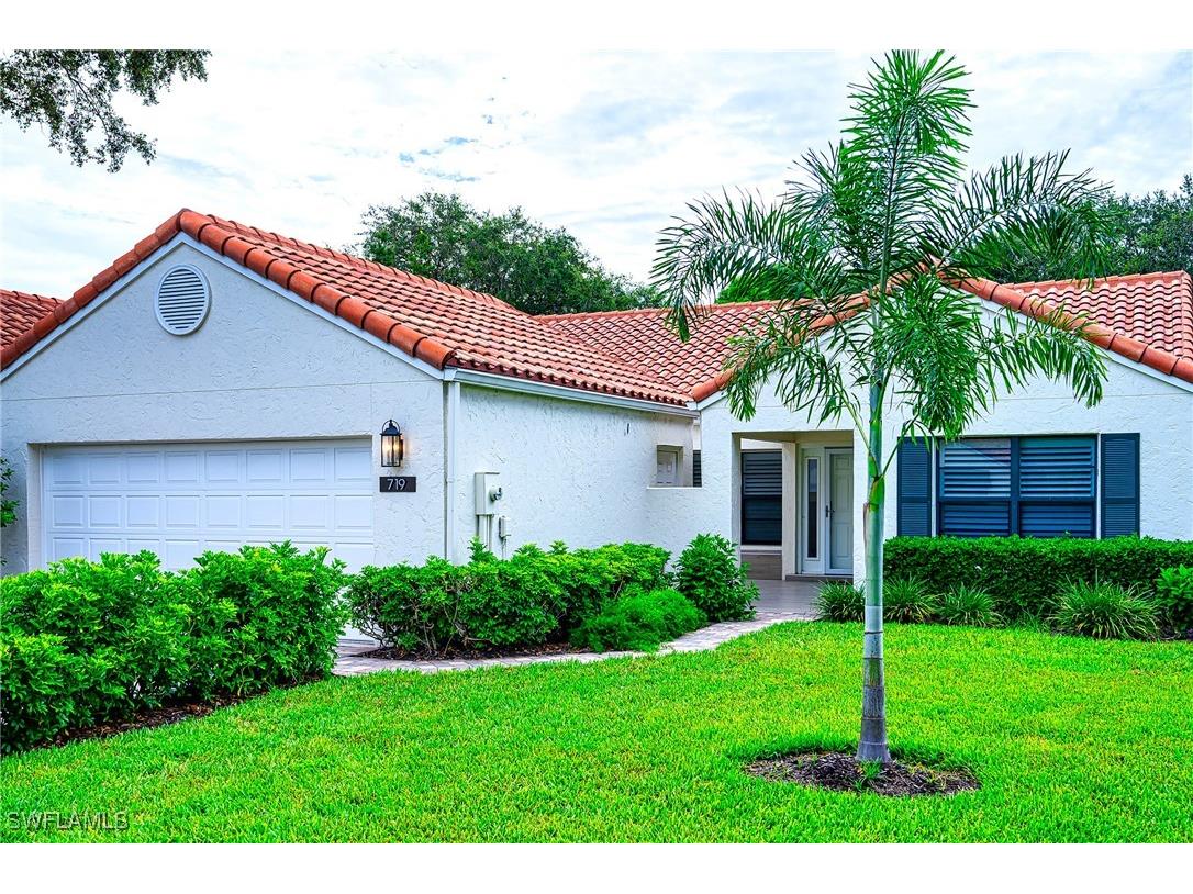 719 Reef Point Circle #13 Naples FL 34108 225068735 image2