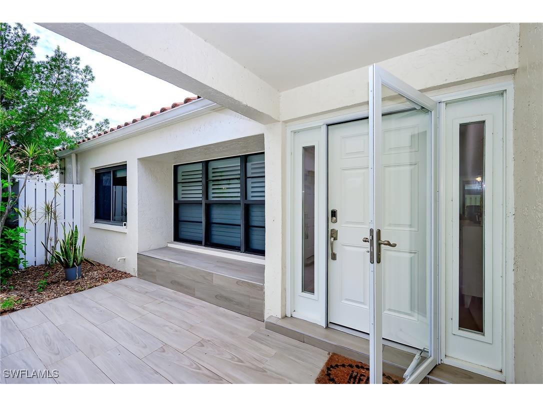 719 Reef Point Circle #13 Naples FL 34108 225068735 image4