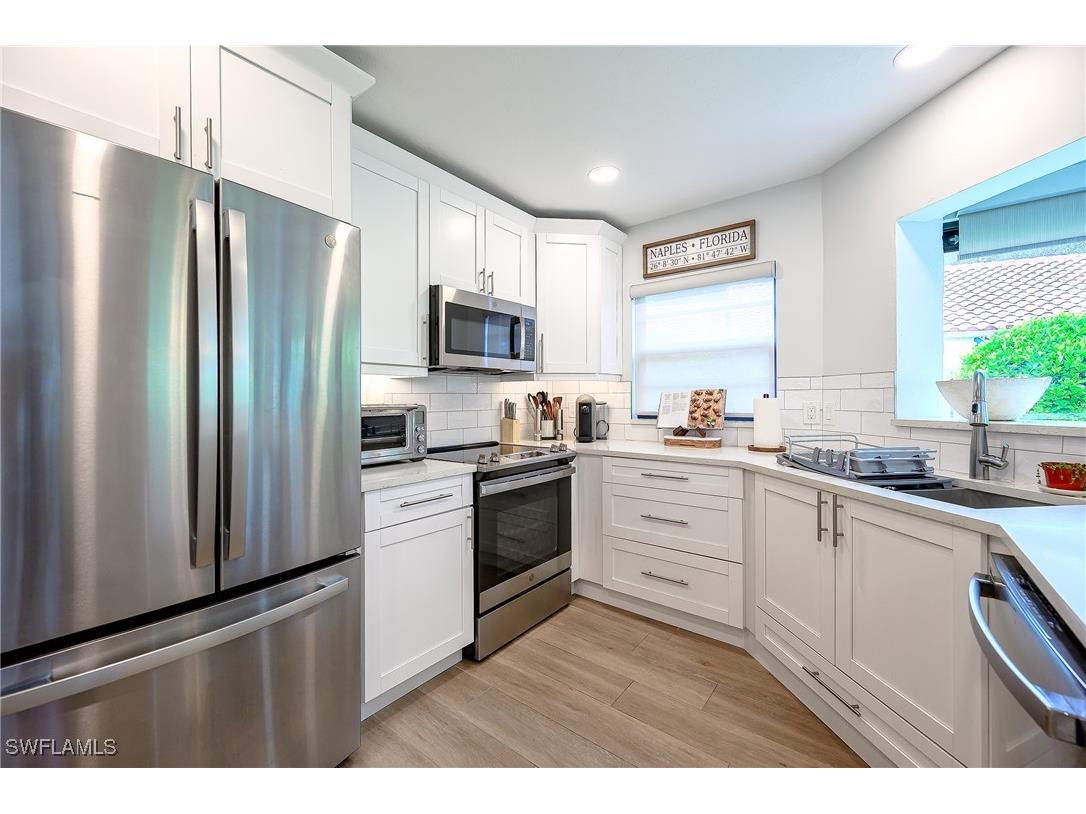 719 Reef Point Circle #13 Naples FL 34108 225068735 image9