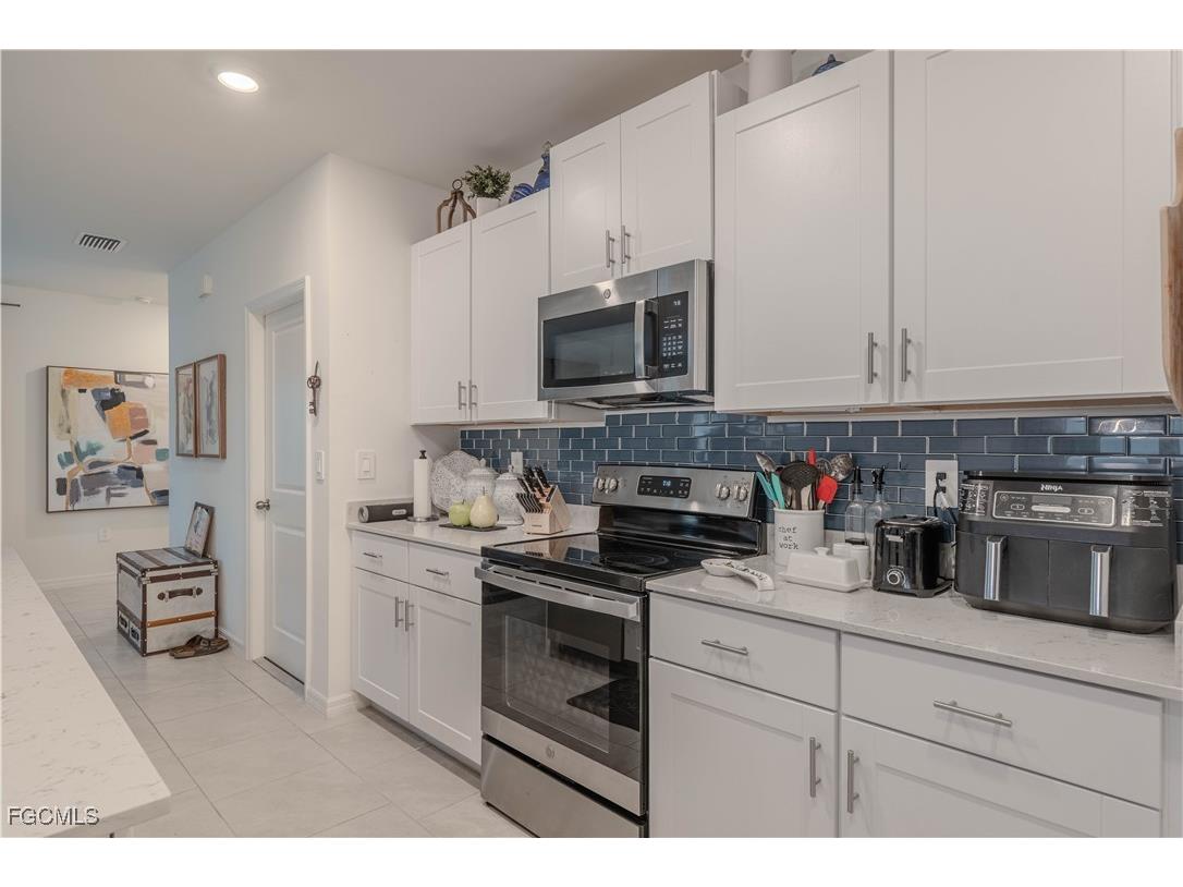 7190 Sugar Pine Way Fort Myers FL 33966 2025022595 image11