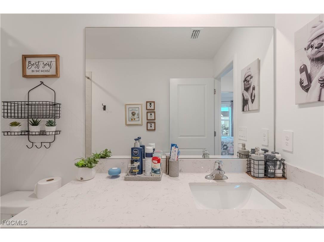 7190 Sugar Pine Way Fort Myers FL 33966 2025022595 image39