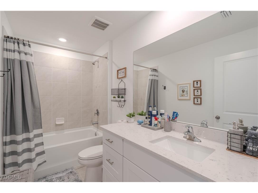 7190 Sugar Pine Way Fort Myers FL 33966 2025022595 image40