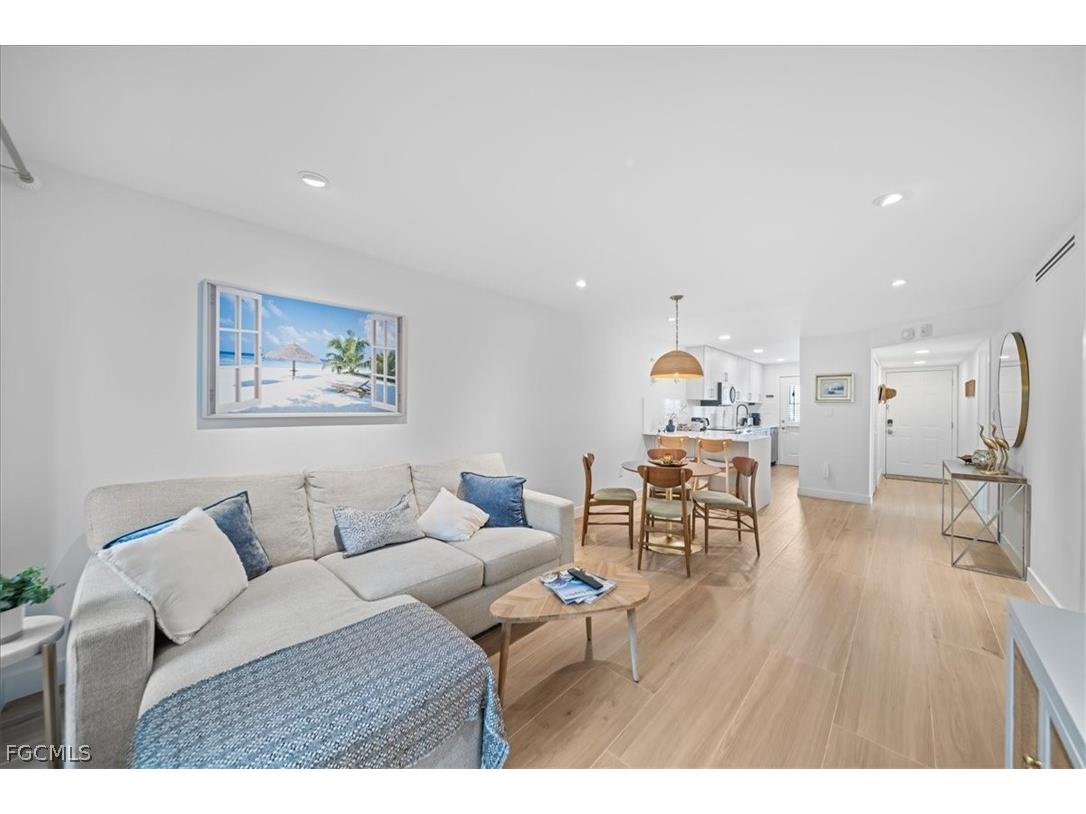 72 7th Street S #112 Naples FL 34102 2025000209 image10