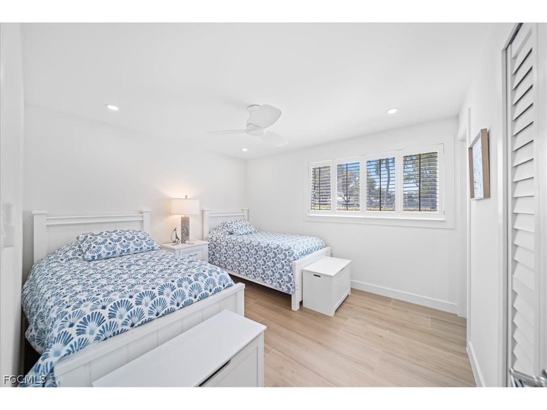 72 7th Street S #112 Naples FL 34102 2025000209 image16