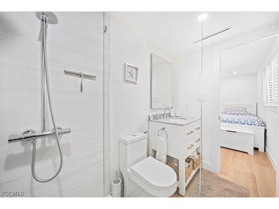 72 7th Street S #112 Naples FL 34102 2025000209 image18