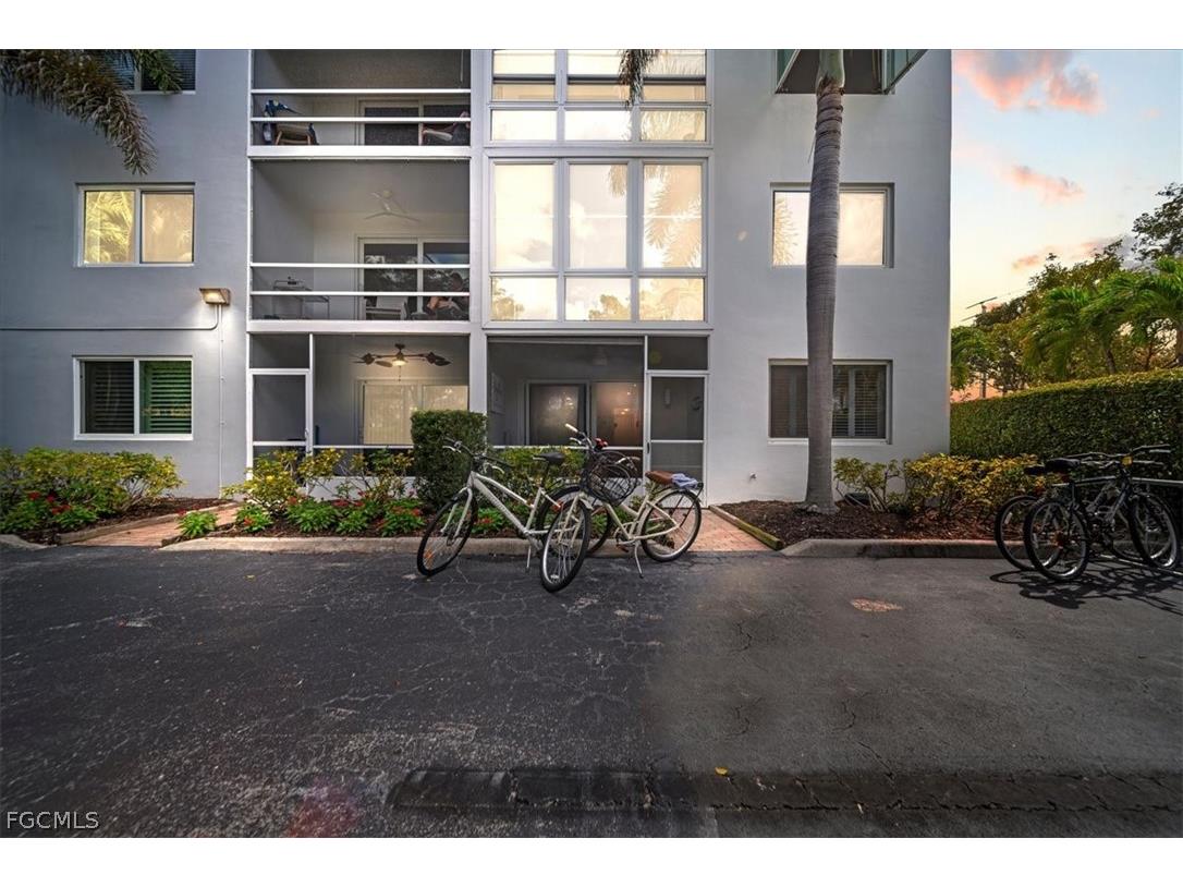 72 7th Street S #112 Naples FL 34102 2025000209 image21