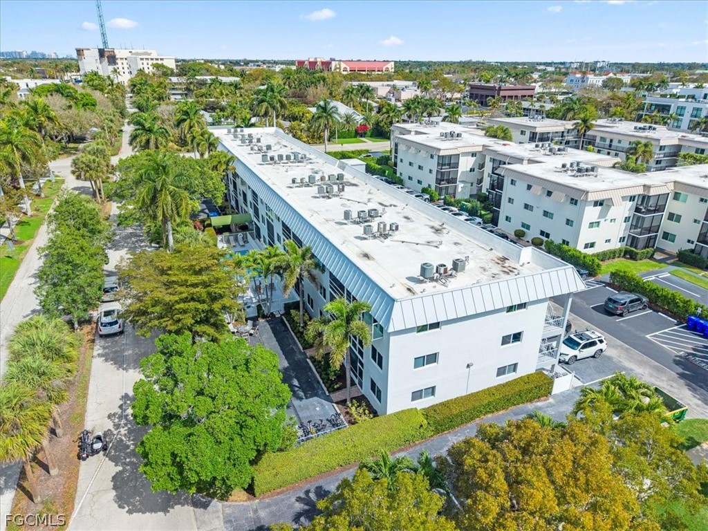72 7th Street S #112 Naples FL 34102 2025000209 image24