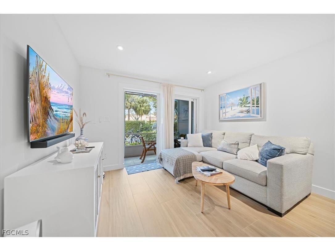 72 7th Street S #112 Naples FL 34102 2025000209 image9