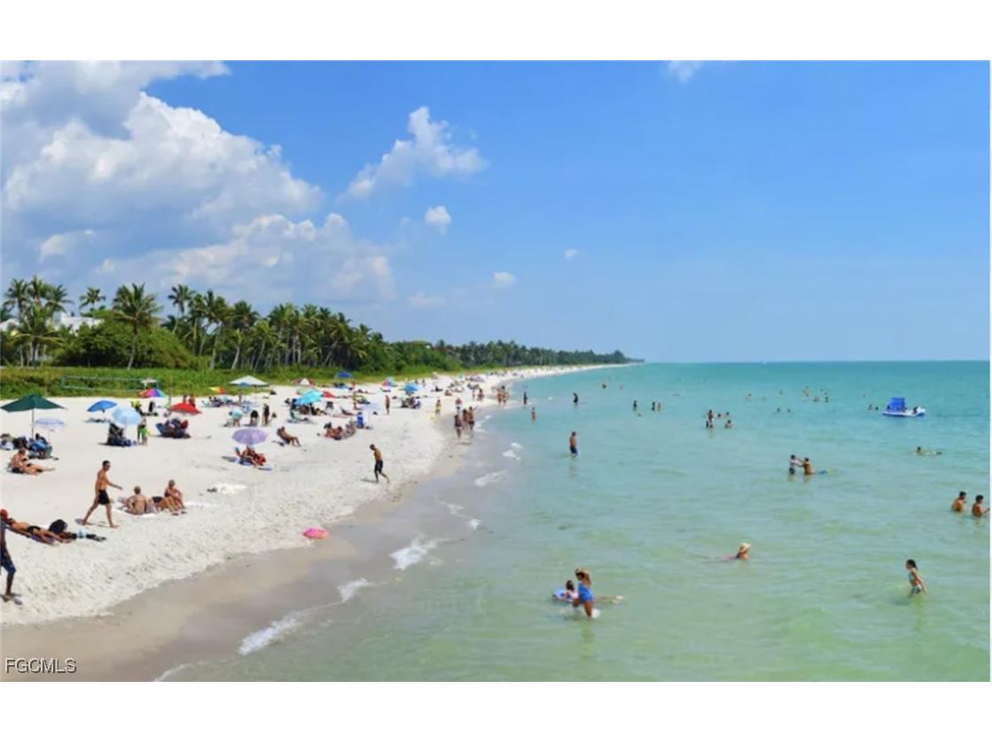 72 7th Street S #112 Naples FL 34102 2025016735 image25