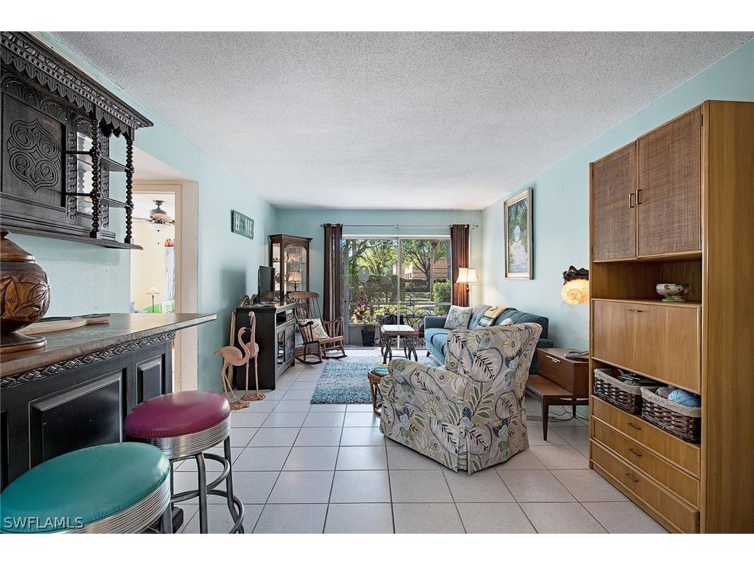 72 7th Street S #112 Naples FL 34102 222079040 image1