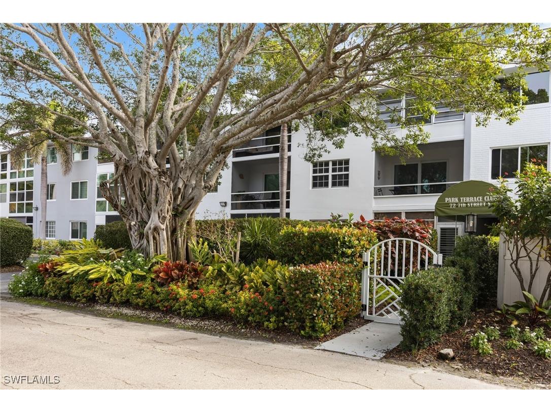 72 7th Street S #206 Naples FL 34102 226003580 image1