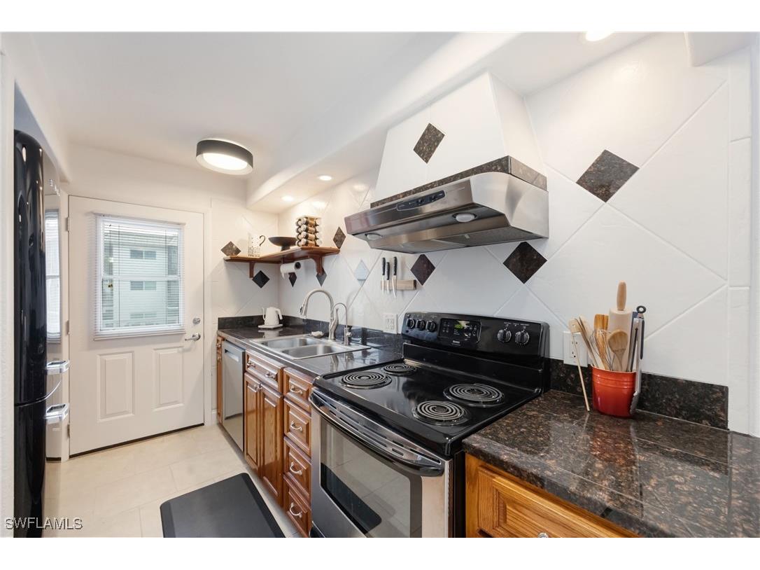 72 7th Street S #206 Naples FL 34102 226003580 image11