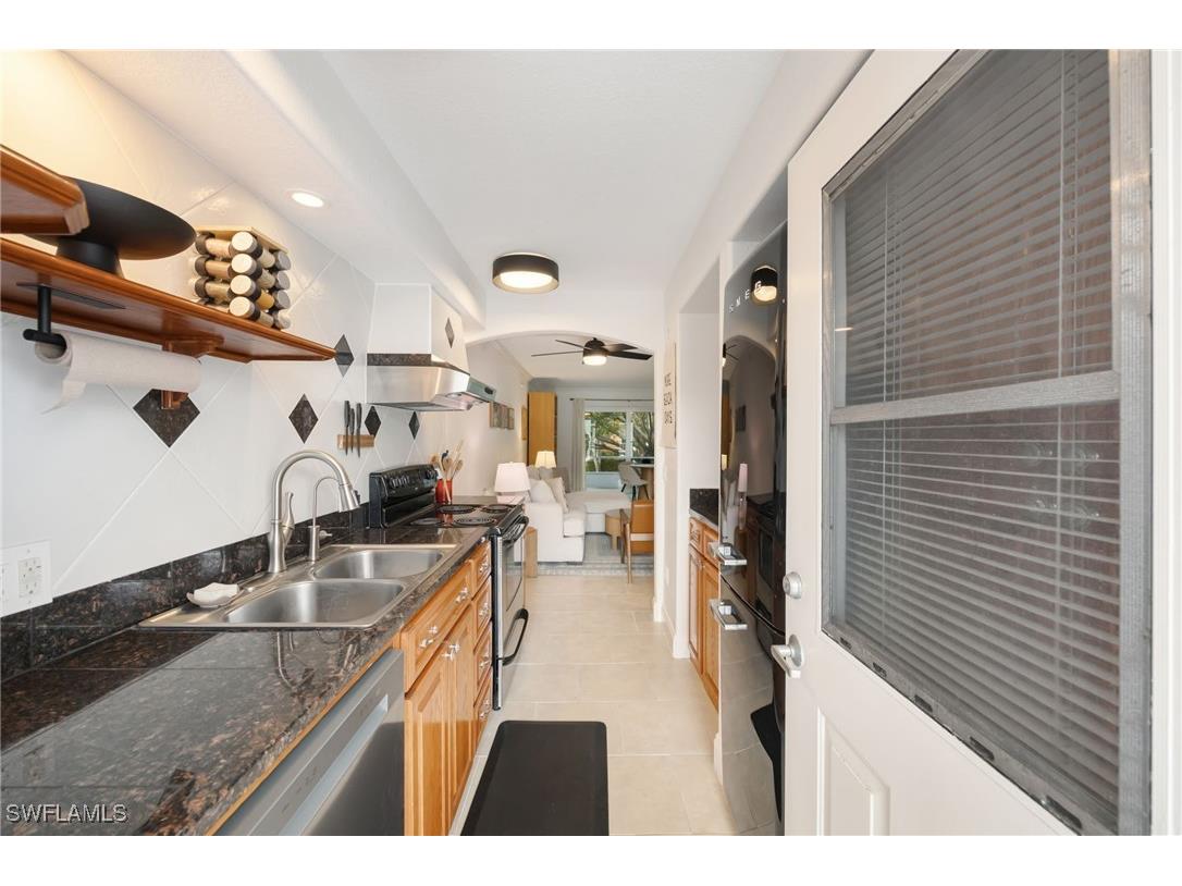 72 7th Street S #206 Naples FL 34102 226003580 image15