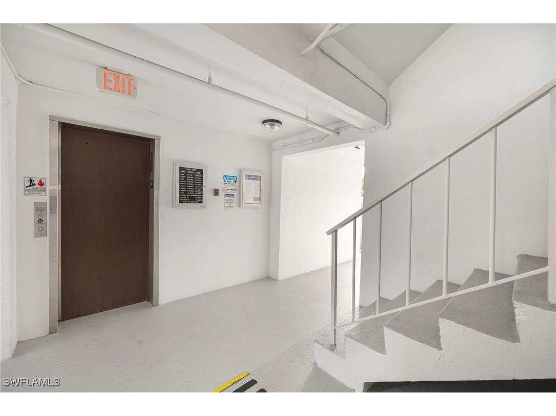 72 7th Street S #206 Naples FL 34102 226003580 image24