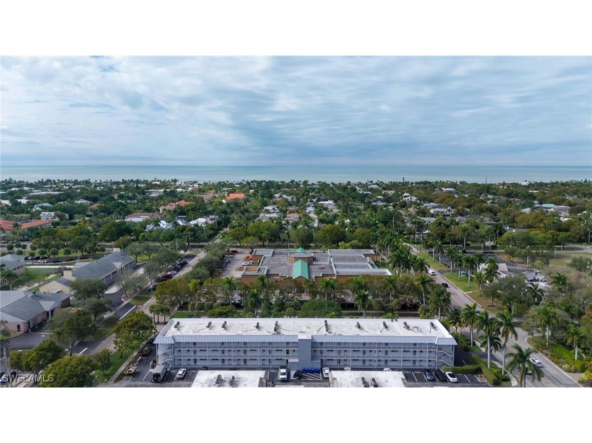 72 7th Street S #206 Naples FL 34102 226003580 image28