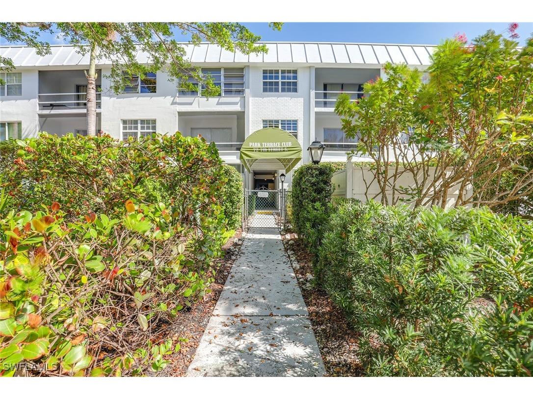 72 7th Street S #208 Naples FL 34102 225059099 image1