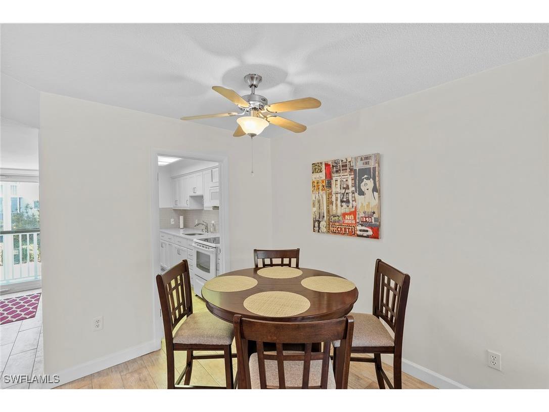 72 7th Street S #208 Naples FL 34102 225059099 image8