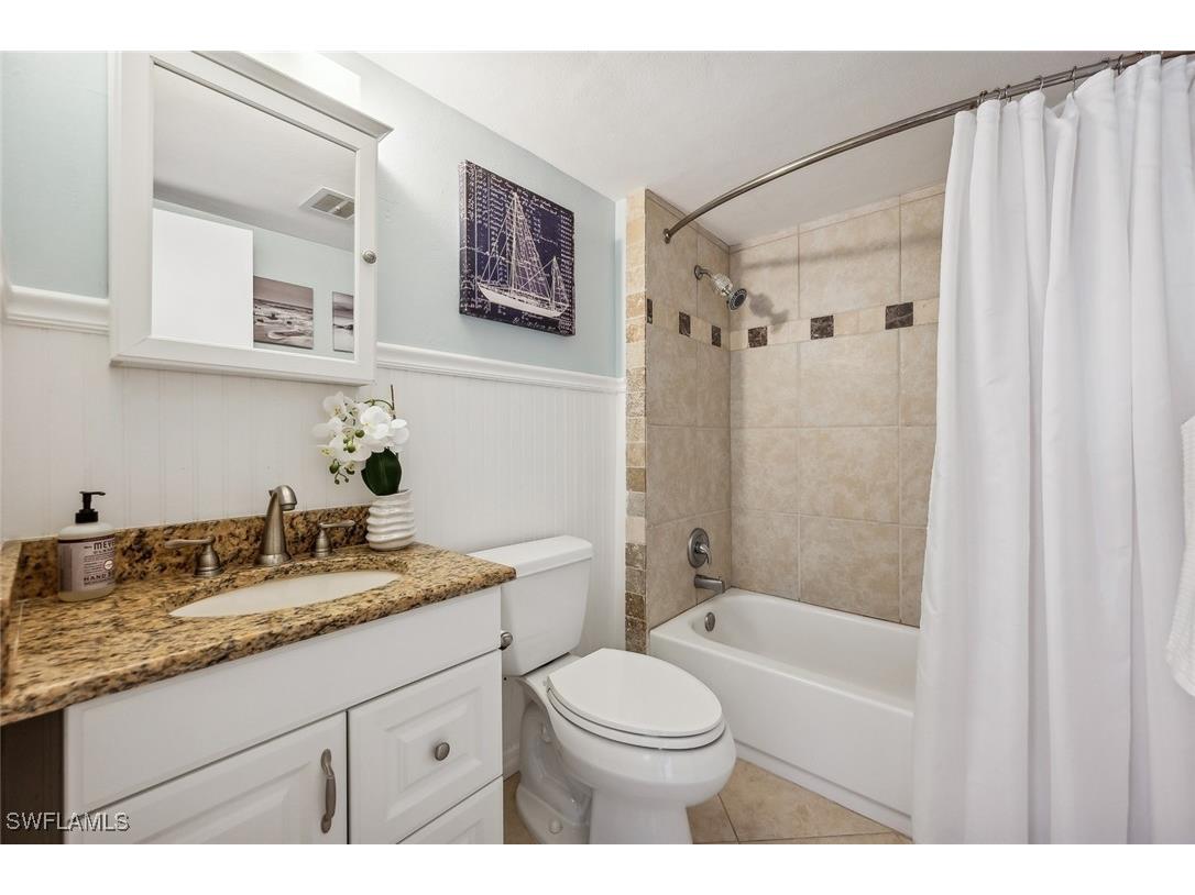 72 7th Street S #305 Naples FL 34102 225073659 image13