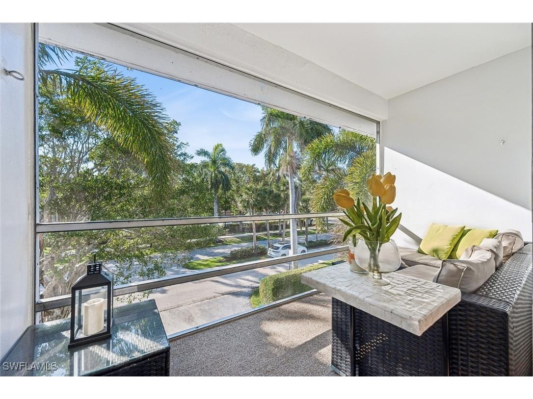 72 7th Street S #305 Naples FL 34102 225073659 image16