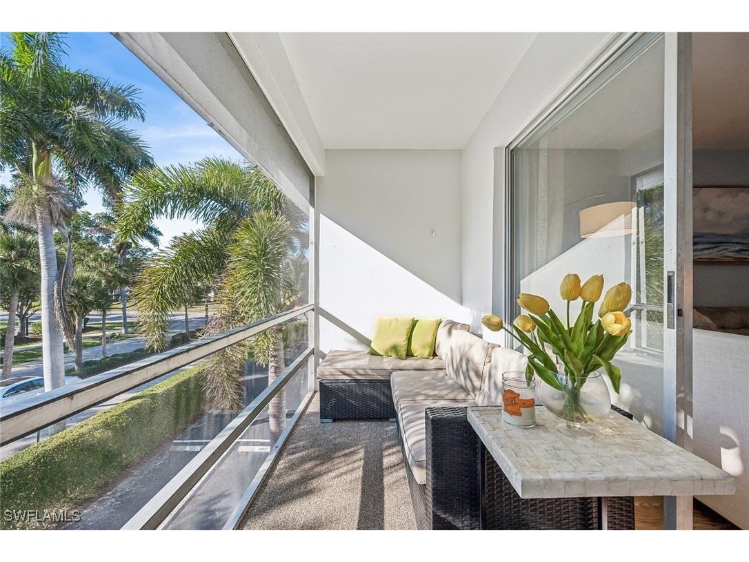 72 7th Street S #305 Naples FL 34102 225073659 image17