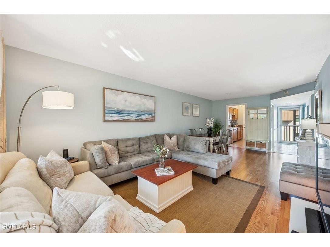 72 7th Street S #305 Naples FL 34102 225073659 image3