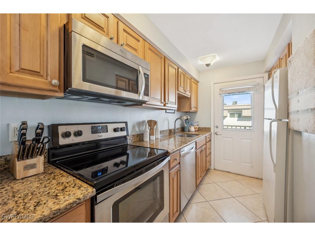 72 7th Street S #305 Naples FL 34102 225073659 image5