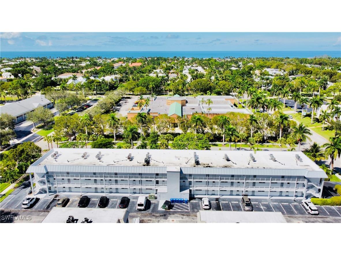 72 7th Street S #306 Naples FL 34102 226003622 image1