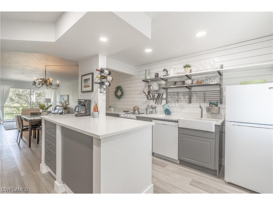 72 7th Street S #310 Naples FL 34102 223058166 image1