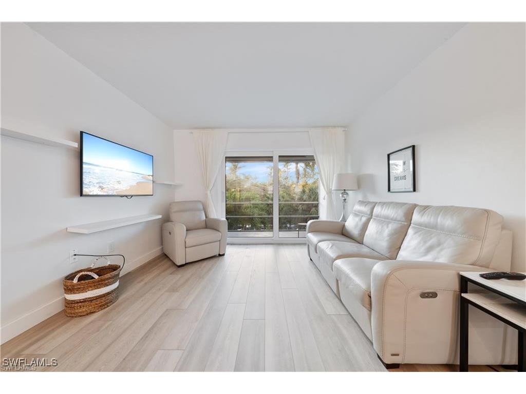 72 7th Street S #310 Naples FL 34102 225071529 image11