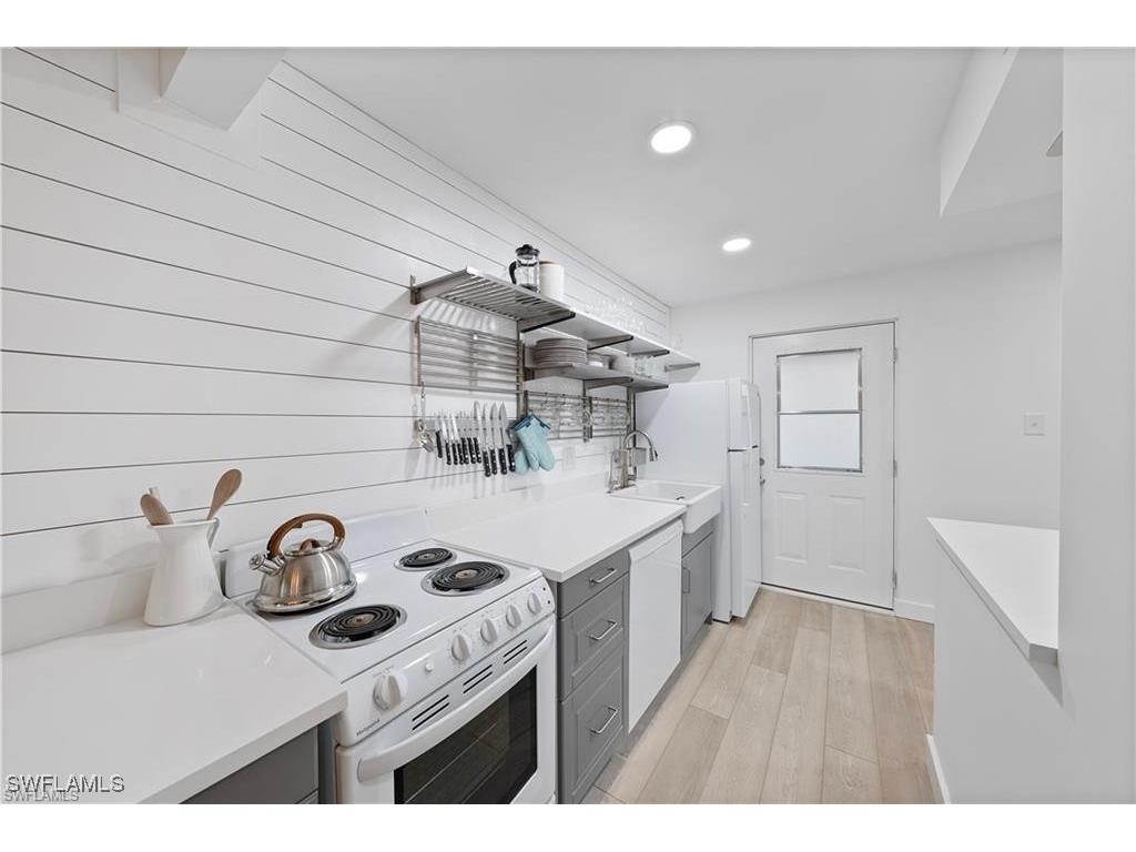 72 7th Street S #310 Naples FL 34102 225071529 image2