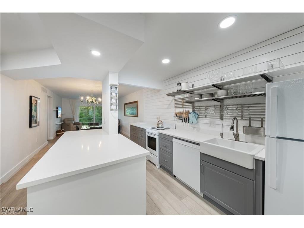 72 7th Street S #310 Naples FL 34102 225071529 image5