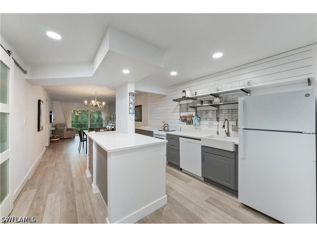 72 7th Street S #310 Naples FL 34102 226015021 image1