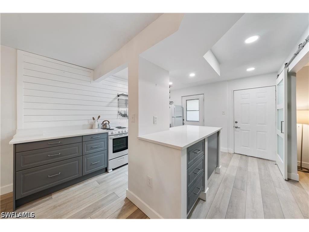 72 7th Street S #310 Naples FL 34102 226015021 image4