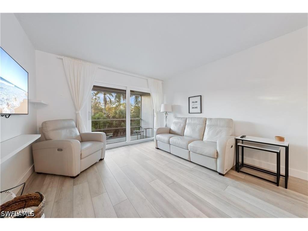72 7th Street S #310 Naples FL 34102 226015021 image9