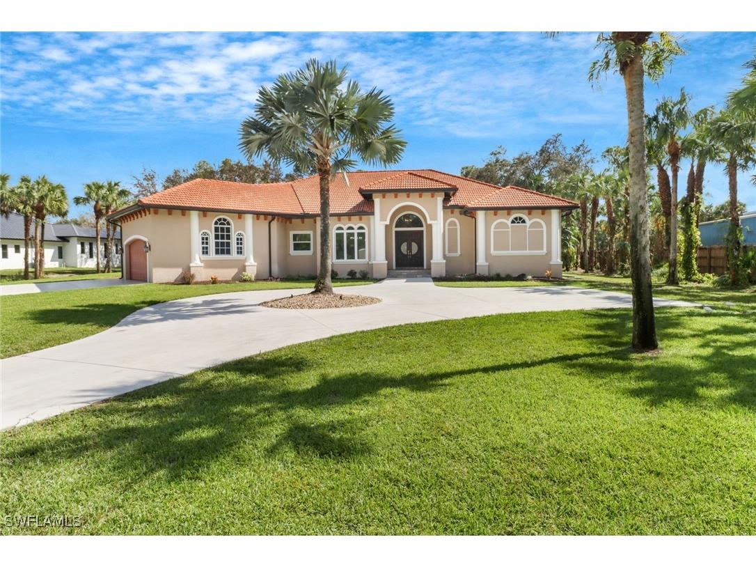 720 13th Street NW Naples FL 34120 224082481 image1