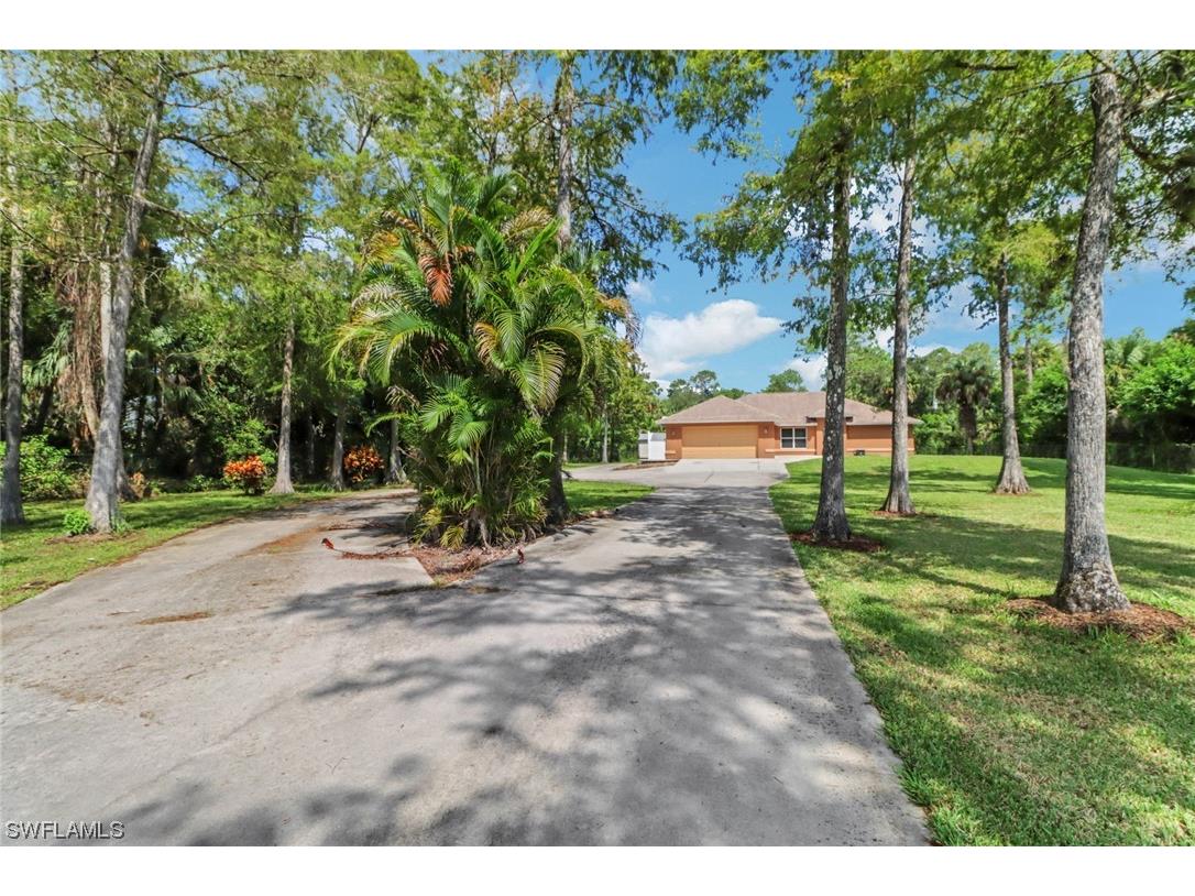 720 15th Street NW Naples FL 34120 223055080 image1