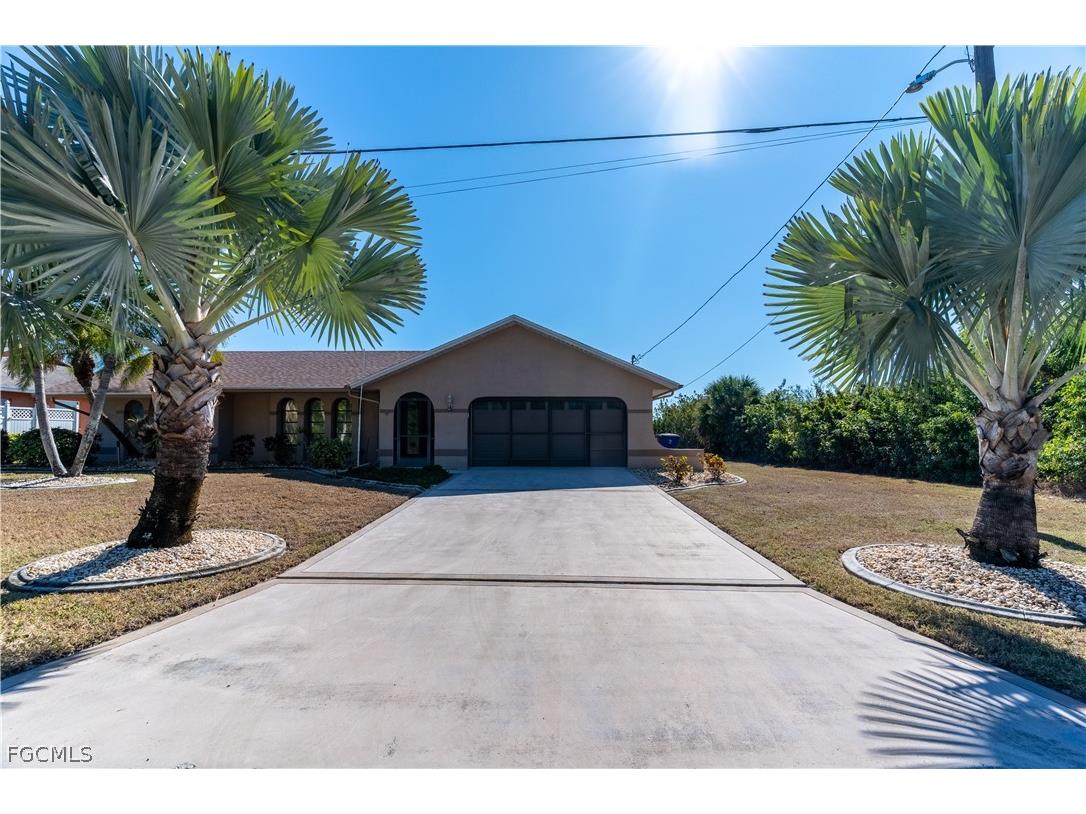 720 Chavers Street Lehigh Acres FL 33974 2026006946 image1