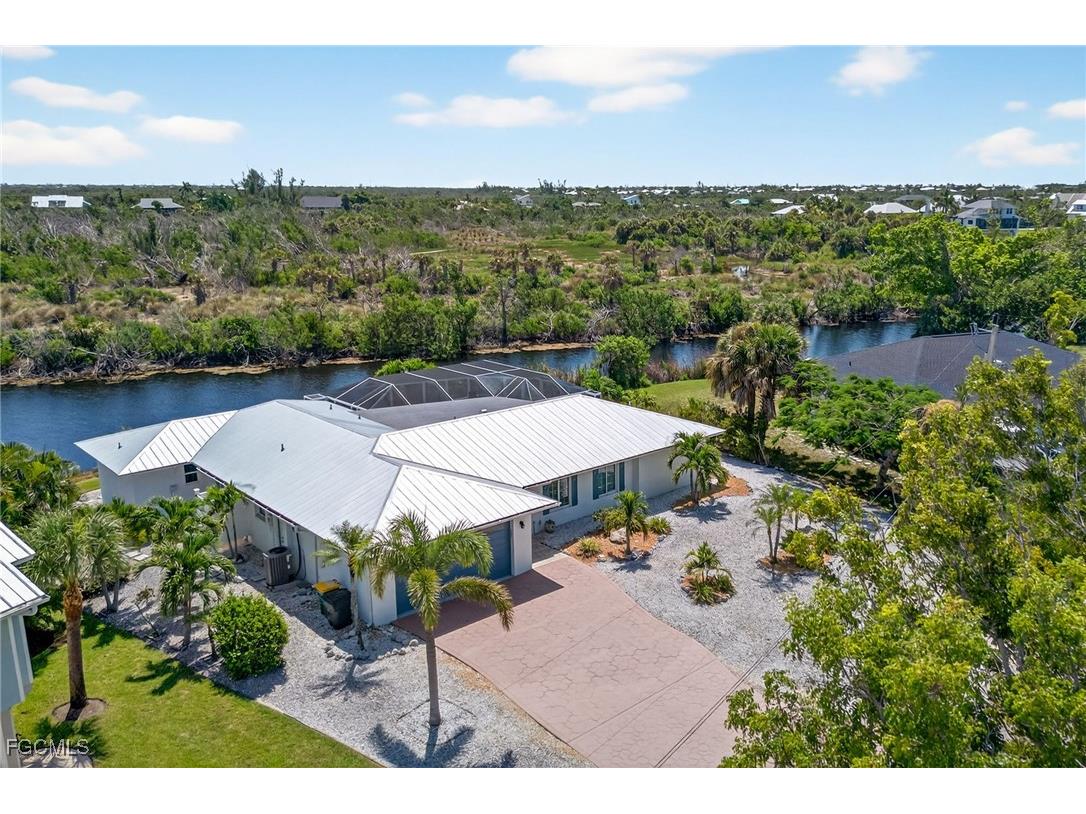 720 Durion Court Sanibel FL 33957 2025004825 image1