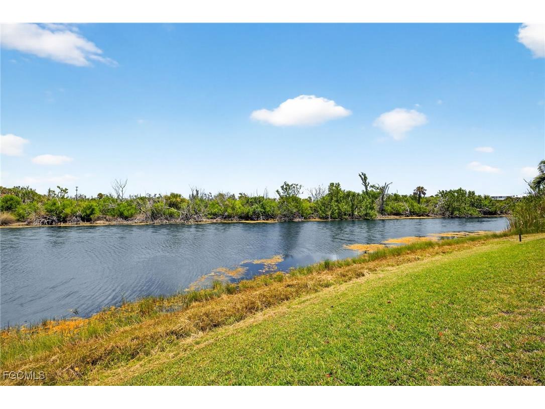 720 Durion Court Sanibel FL 33957 2025004825 image36