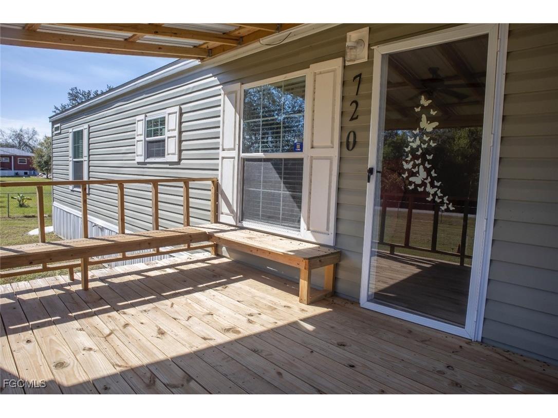 720 N Estribo Street Clewiston FL 33440 2025020209 image2