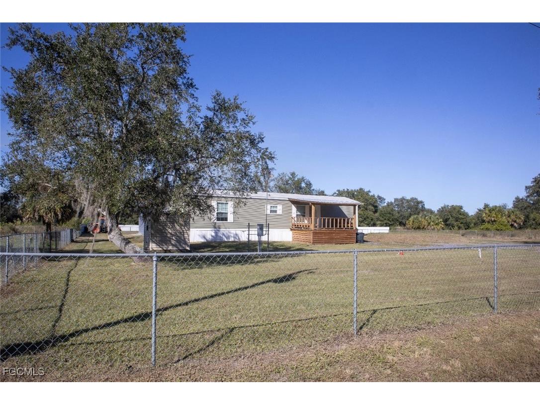 720 N Estribo Street Clewiston FL 33440 2025020209 image35