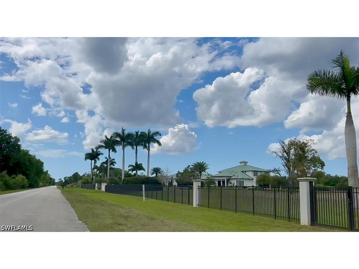 720 Shady Hollow Boulevard W Naples FL 34120 226021917 image6