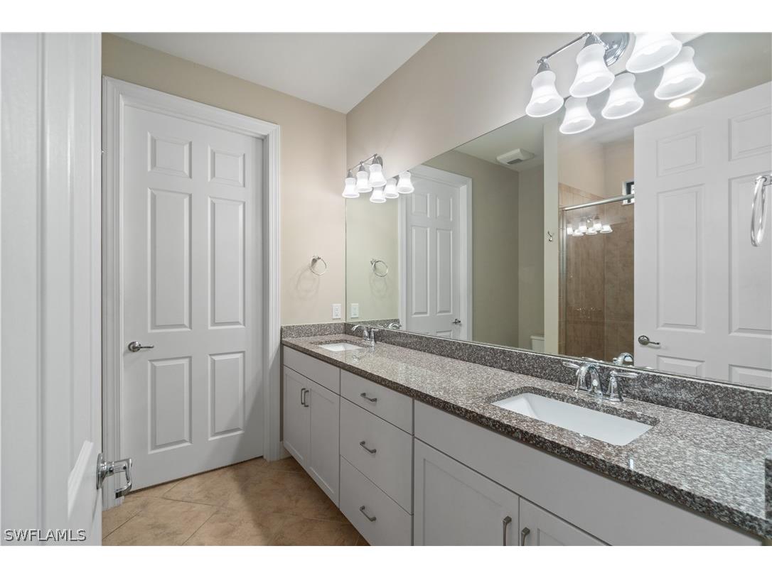 7202 Wilton Drive Naples FL 34109 226008649 image16