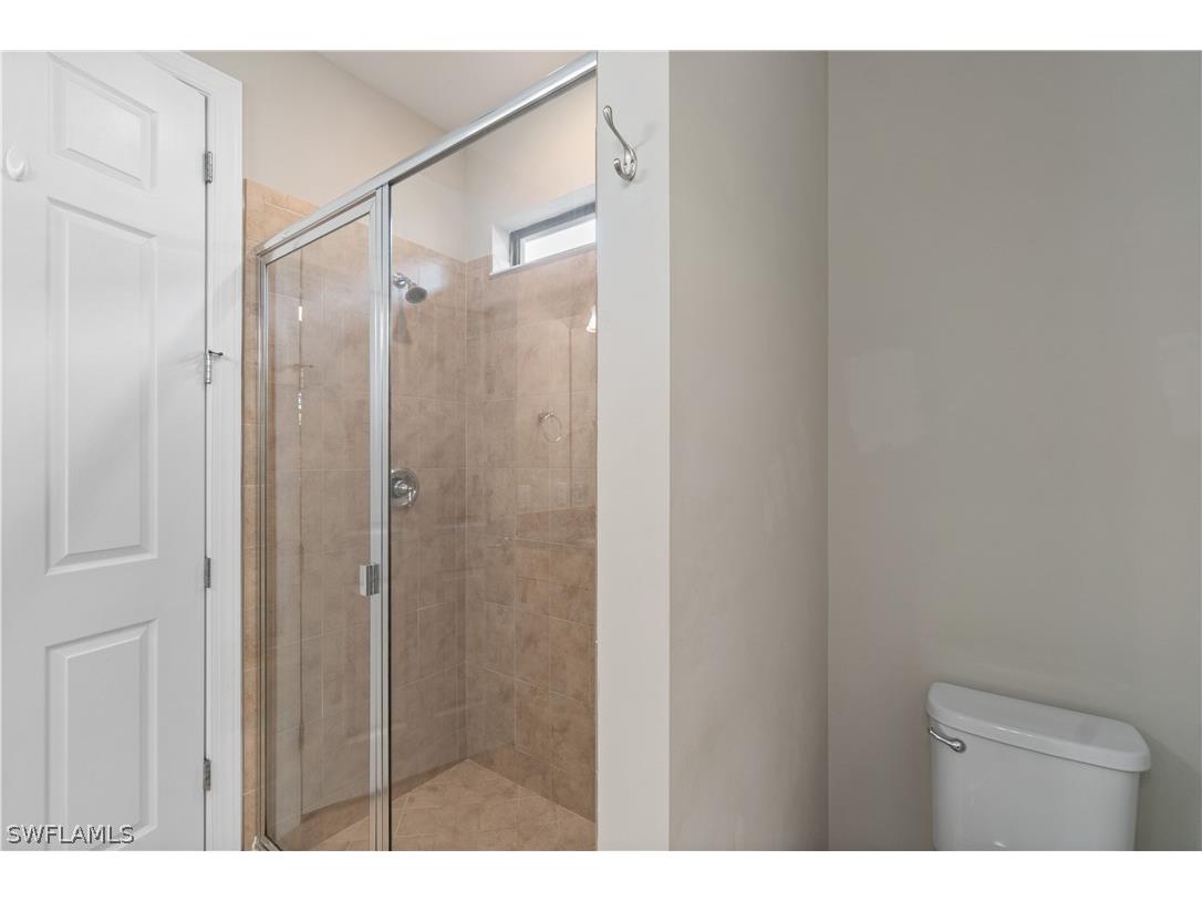 7202 Wilton Drive Naples FL 34109 226008649 image17