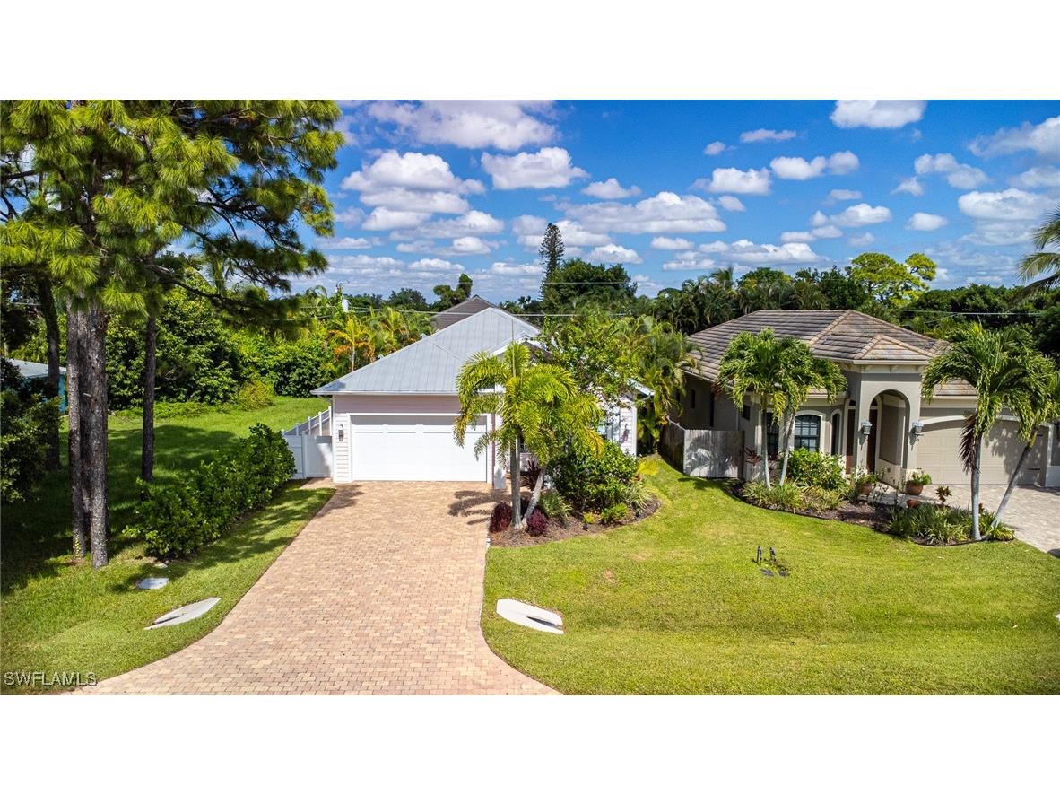 721 93rd Avenue N Naples FL 34108 225075698 image1