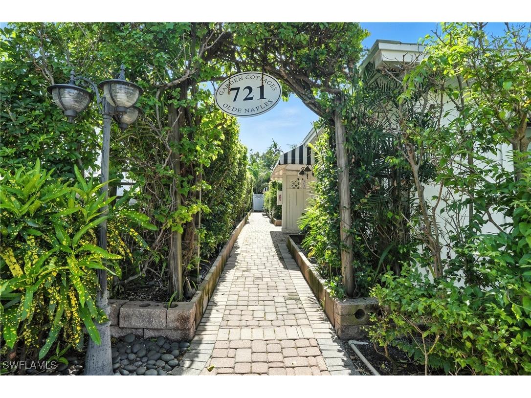 721 9th Street S #4 Naples FL 34102 225053423 image4