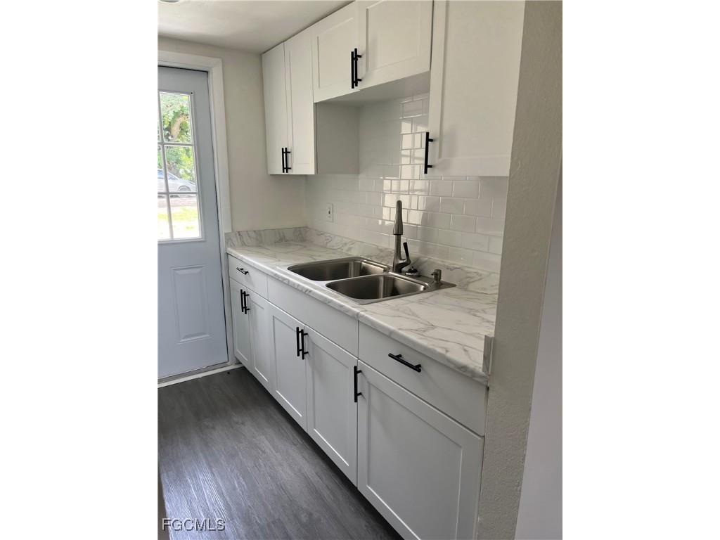 721 Burdick Avenue Fort Myers FL 33905 2025010587 image1