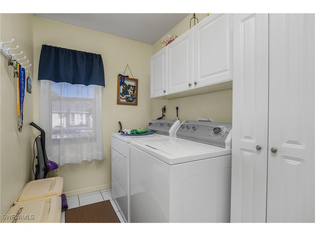 721 Landover Court #204 Naples FL 34104 225077263 image2