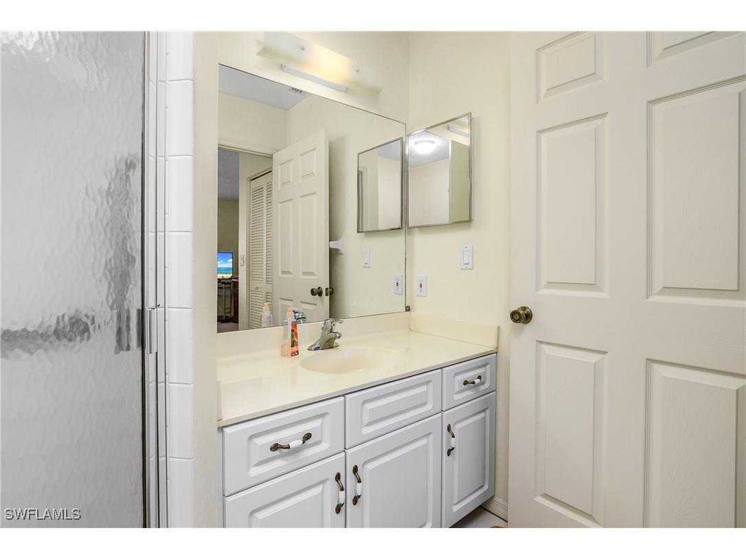 721 Landover Court #204 Naples FL 34104 225077263 image8