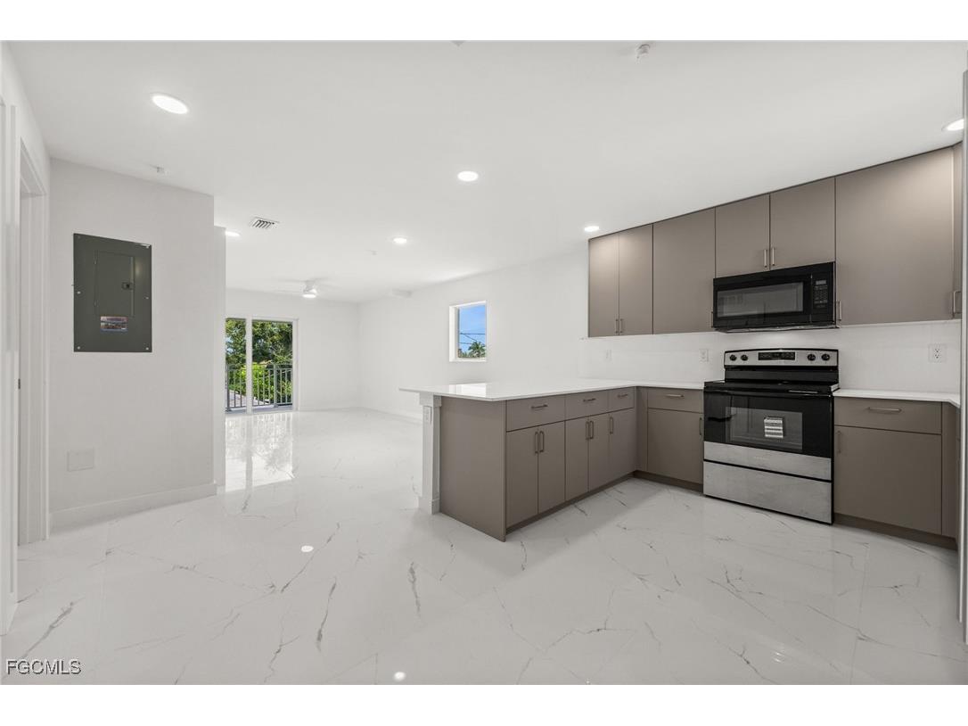 721 SW 30th Terrace #1 Cape Coral FL 33914 2025005854 image4